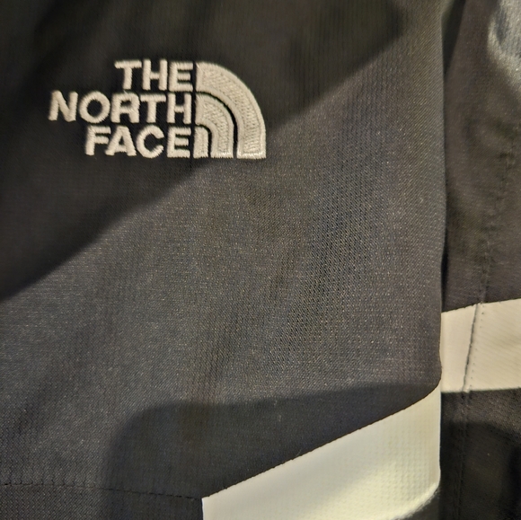 Youth Northface Rain Jacket Size 10/12 - Picture 3 of 5